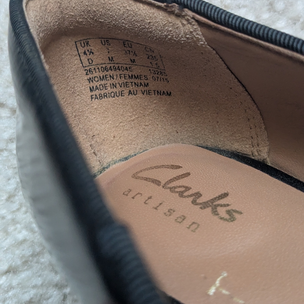 Clarks Classic Black Tassel Loafers - Women 7 M - Picture 5 of 8